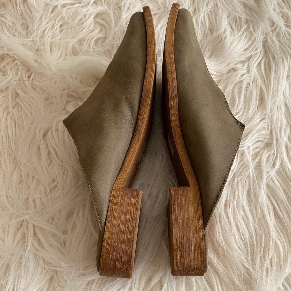 FREE PEOPLE flats